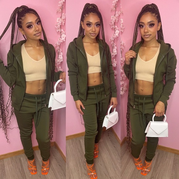 🫒Olive 2 Piece Jogger Set 🫒 - Picture 1 of 6